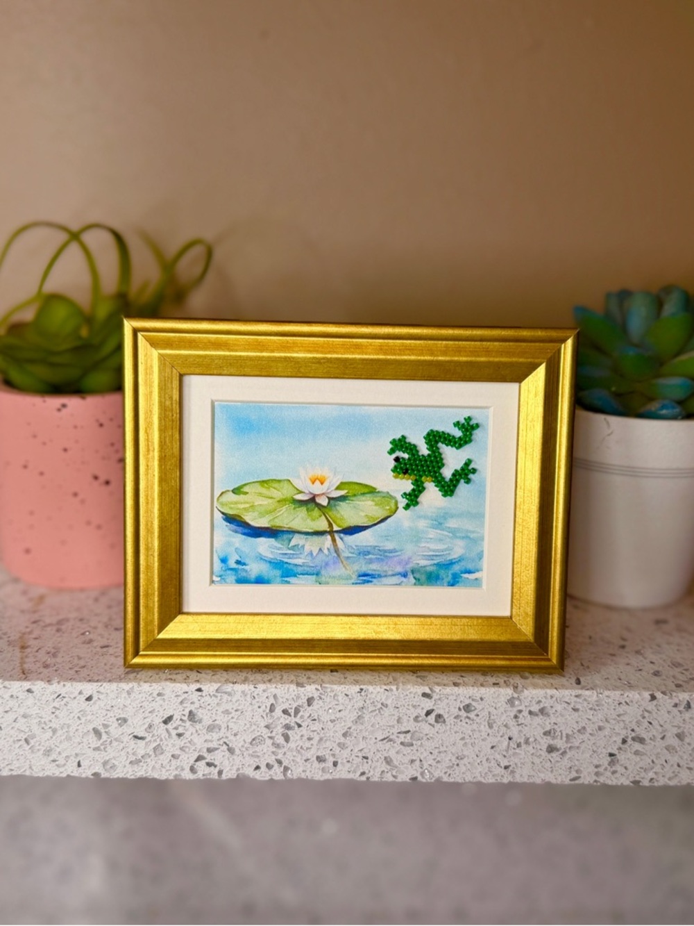 Handmade Beaded Frog Art in Gold Frame Tiny Framed Lily Pad Scene Mini Decor - Picture 5 of 5